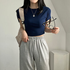 半袖Tシャツ ベーシックスリムクロップTシャツ7色 NAVY