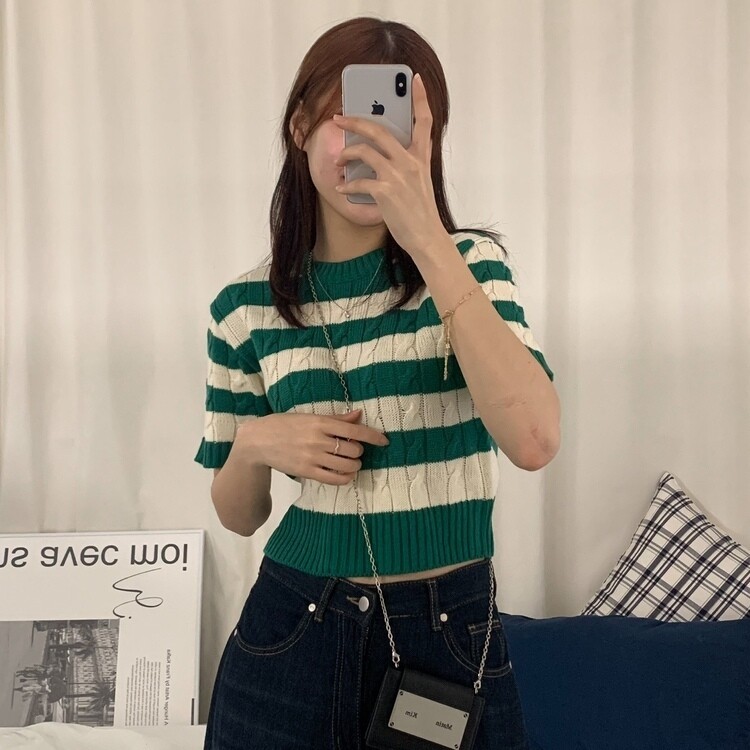 ストライプセミクロップケーブル半袖ニット|半袖Tシャツ|韓国 ストライプセミクロップケーブル半袖ニット|半袖Tシャツ|韓国