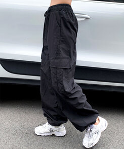 カーゴジョガーストリングワイドロングパンツ ブラック