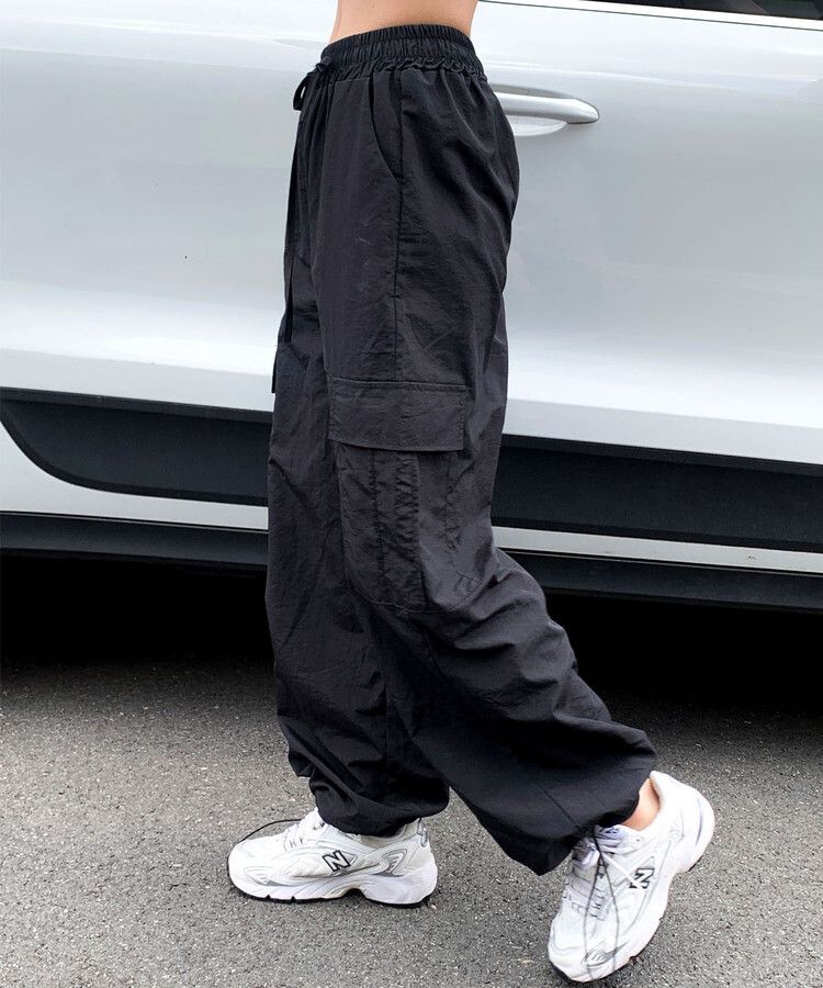 カーゴジョガーストリングワイドロングパンツ ブラック