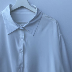 ルーズフィットシャツブラウス