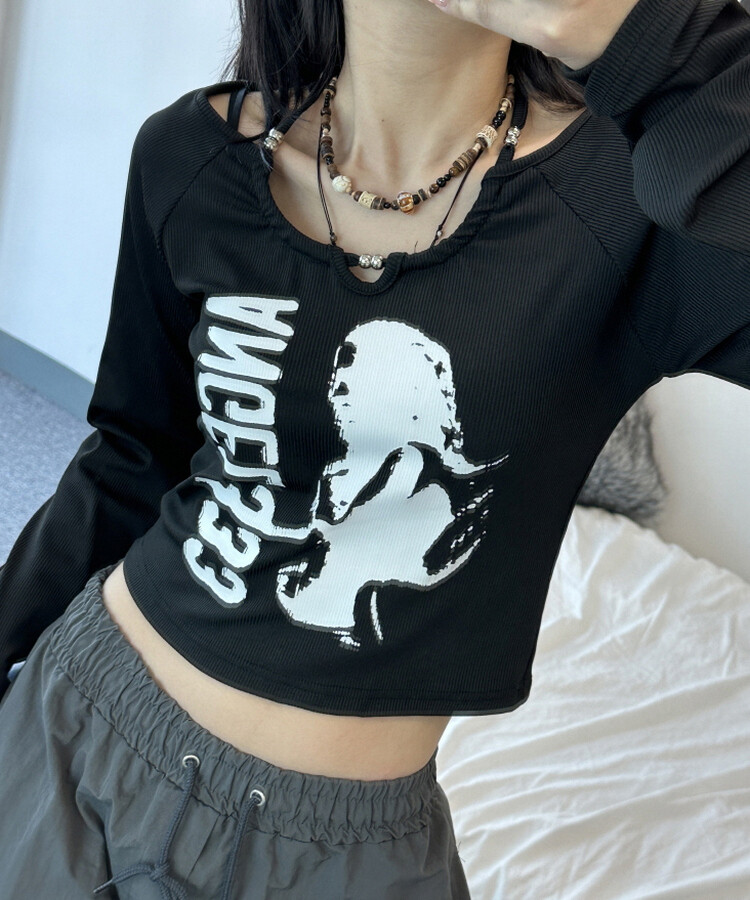 MOMENTEL Super Angel Red Piercing 長袖Tシャツ MOMENTEL Super Angel Red Piercing 長袖Tシャツ
