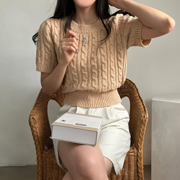 벤티 울 케이블 라운드 반팔 니트 베이지