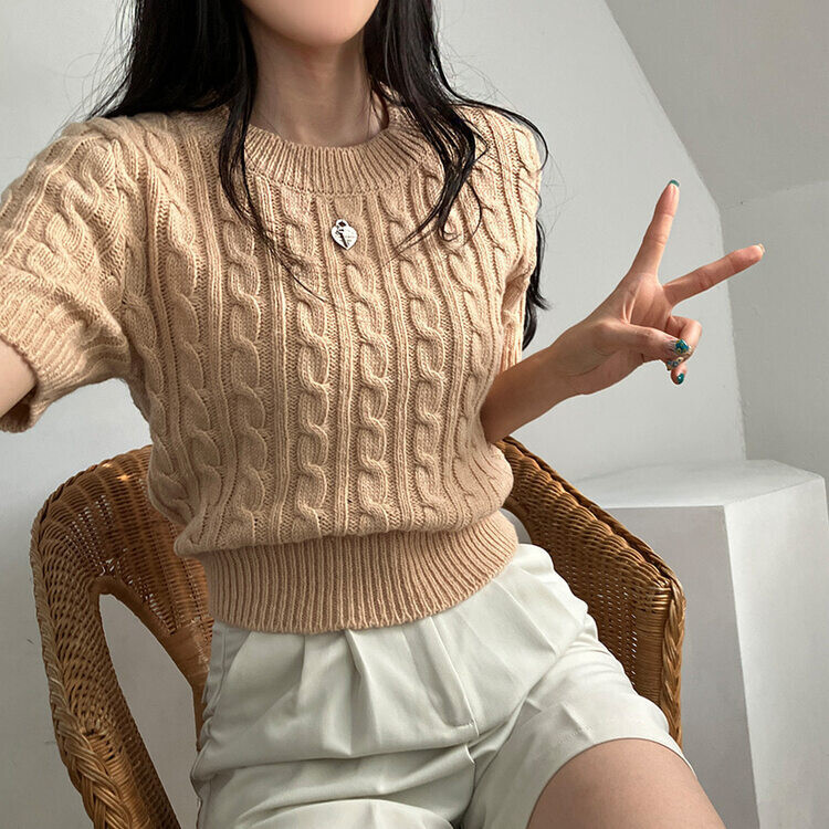 벤티 울 케이블 라운드 반팔 니트 베이지