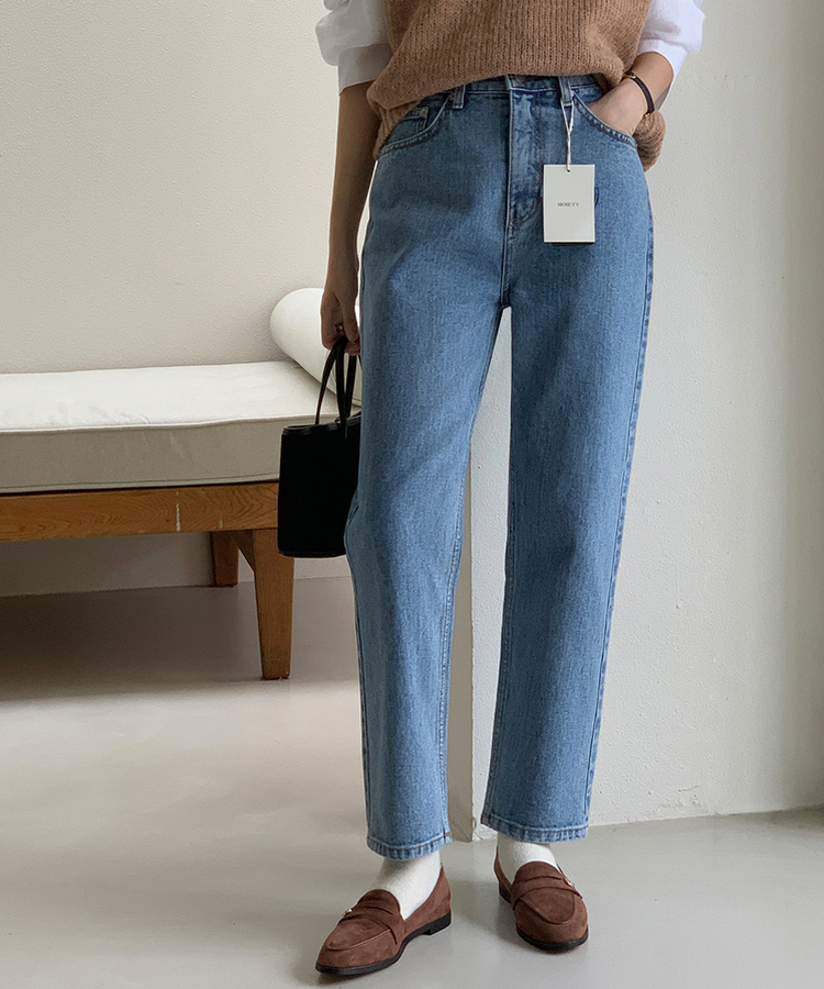 テーパードストレートフィットデニム LIGHT BLUE