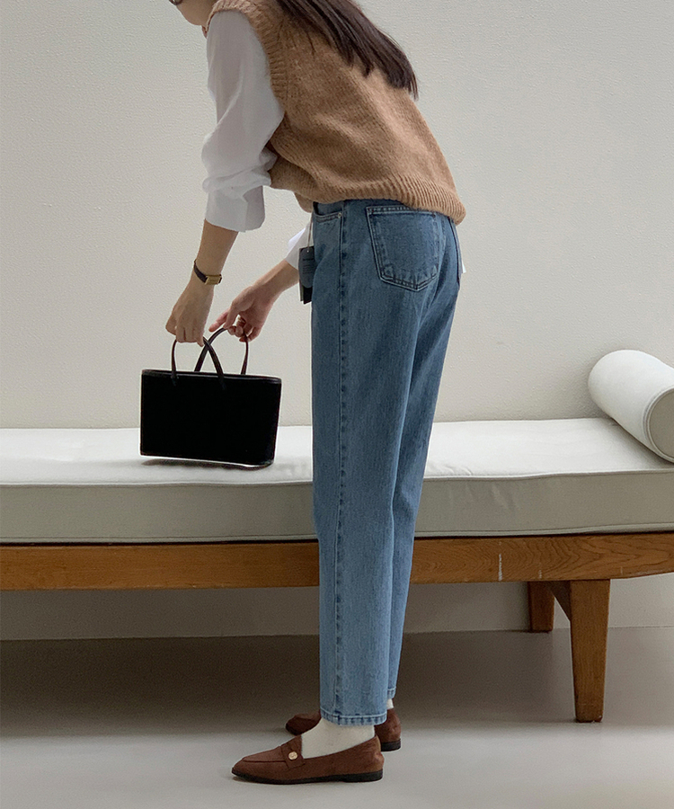 テーパードストレートフィットデニム LIGHT BLUE