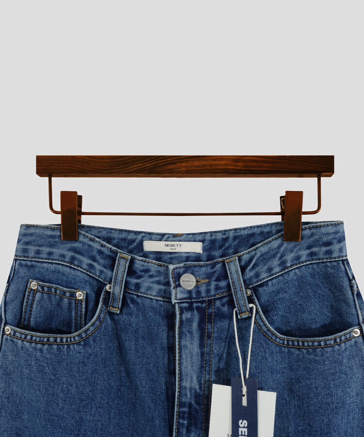 ストレートセミワイドデニム