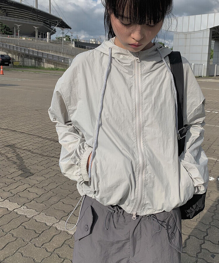 ナイロンフードダブルジップクロップウインドブレーカー｜ジャンパー