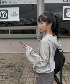 ナイロンフードダブルジップクロップウインドブレーカー｜ジャンパー