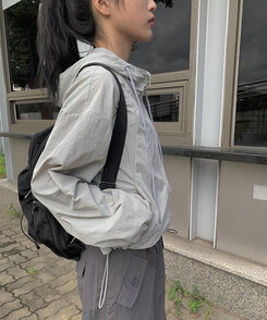 ナイロンフードダブルジップクロップウインドブレーカー｜ジャンパー