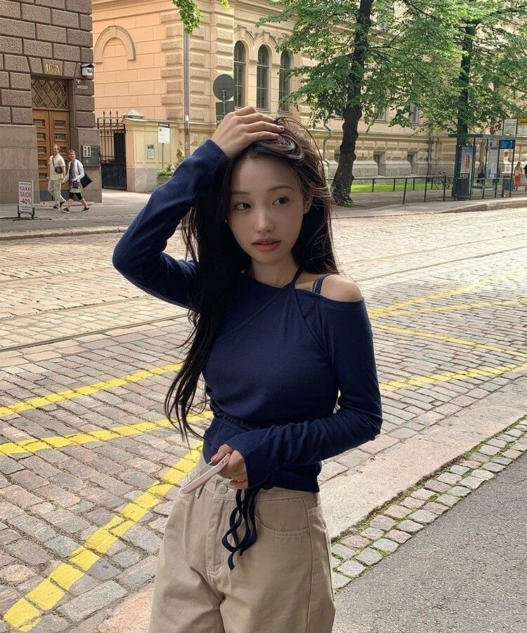 長袖Tシャツ ユニークラップストラップオフショルダー長袖Tシャツ ネイビー