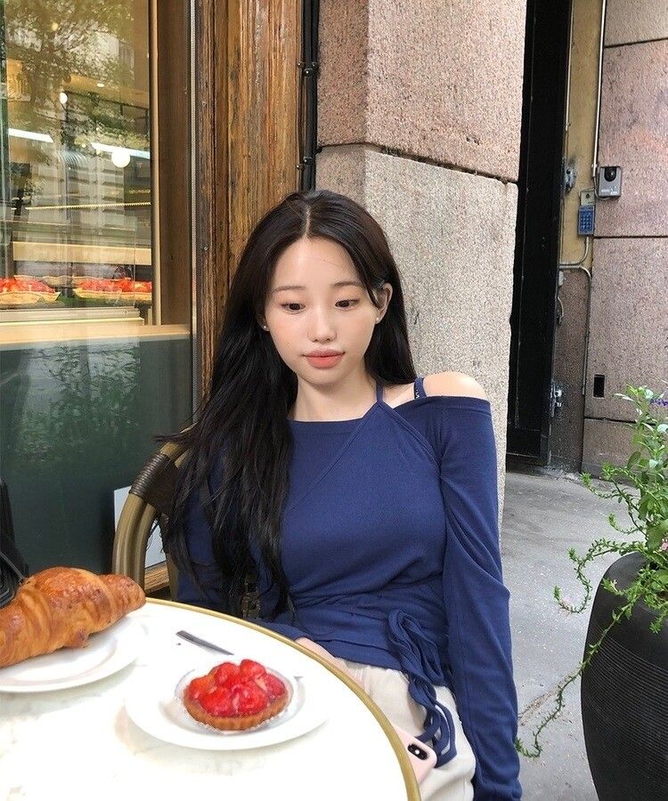 長袖Tシャツ ユニークラップストラップオフショルダー長袖Tシャツ ネイビー