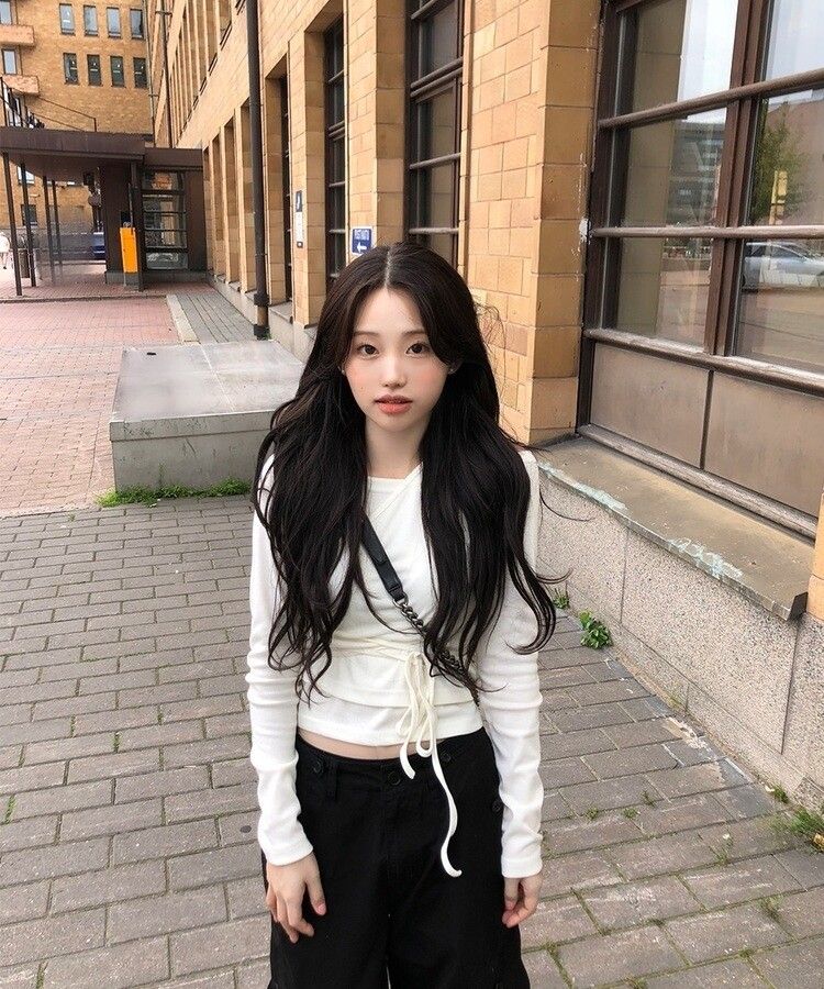 長袖Tシャツ ユニークラップストラップオフショルダー長袖Tシャツ アイボリー