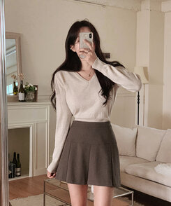 【ラウンドネック/Vネック 形別】スリムウエストリブニット9色 IVORY