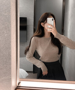 【ラウンドネック/Vネック 形別】スリムウエストリブニット9色 BEIGE