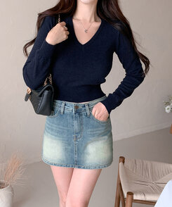 【ラウンドネック/Vネック 形別】スリムウエストリブニット9色 NAVY