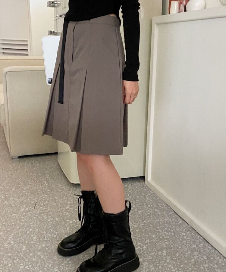 MISEKI SEOUL シアリングラッフルミディスカート ブラック MISEKI SEOUL シアリングラッフルミディスカート ブラック