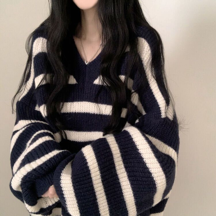 ストライプVネックボリュームニットワンピース｜ミニワンピース