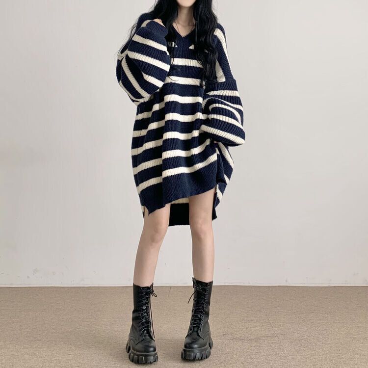 ストライプVネックボリュームニットワンピース｜ミニワンピース