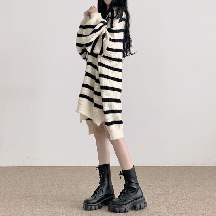 ストライプVネックボリュームニットワンピース｜ミニワンピース