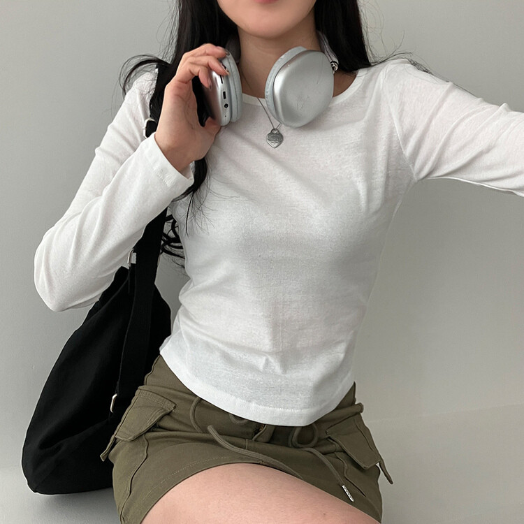 기장감좋은 투썸 밑단 굴림 긴팔 티셔츠 아이보리