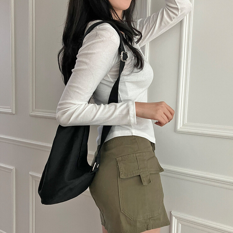 기장감좋은 투썸 밑단 굴림 긴팔 티셔츠 아이보리