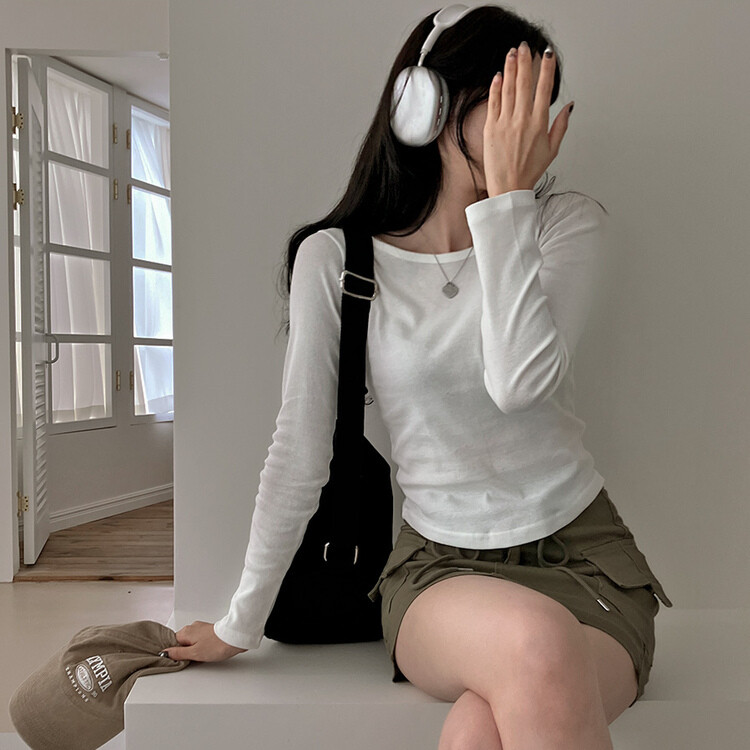 기장감좋은 투썸 밑단 굴림 긴팔 티셔츠 아이보리