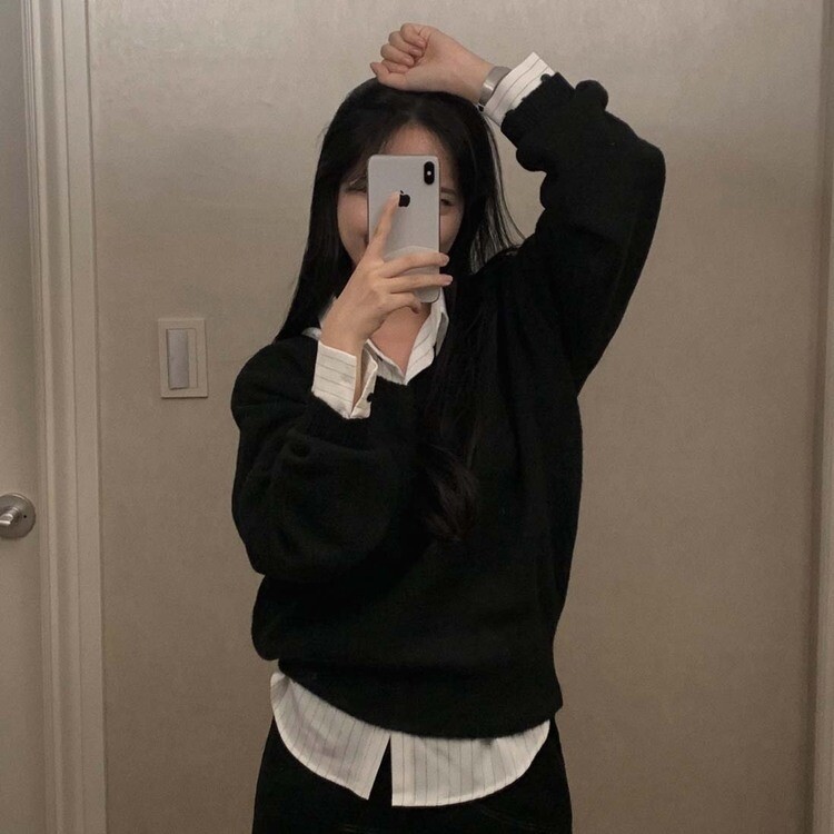 Vネック長袖オーバーフィットニット｜ニット｜韓国ファッション通販 SONA