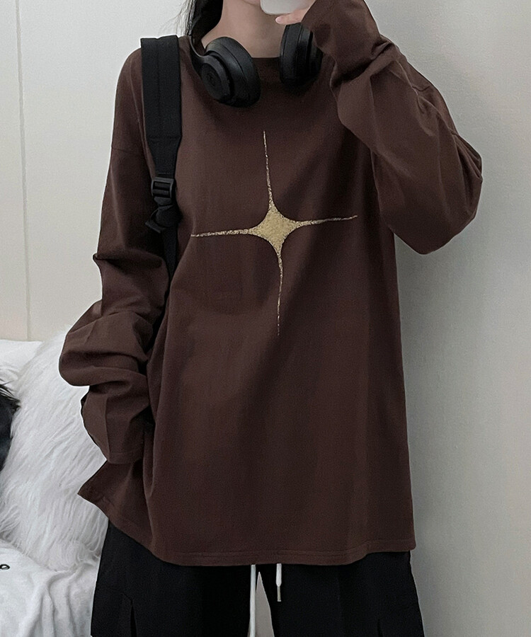 長袖Tシャツ クロスユニークプリントルーズフィット長袖Tシャツ ブラウン