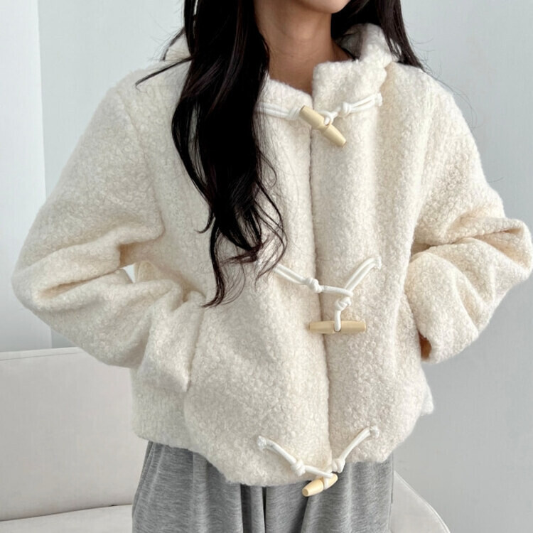 ルーズフィットトグルボタンフードショートボアコート｜コート