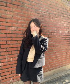 dia ゴールドボタン　ショート丈デニムジャケット dia ゴールドボタン ショート丈デニムジャケット