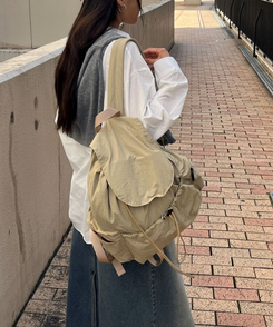 ストリングナイロンバケットバックパック5色 ベージュ