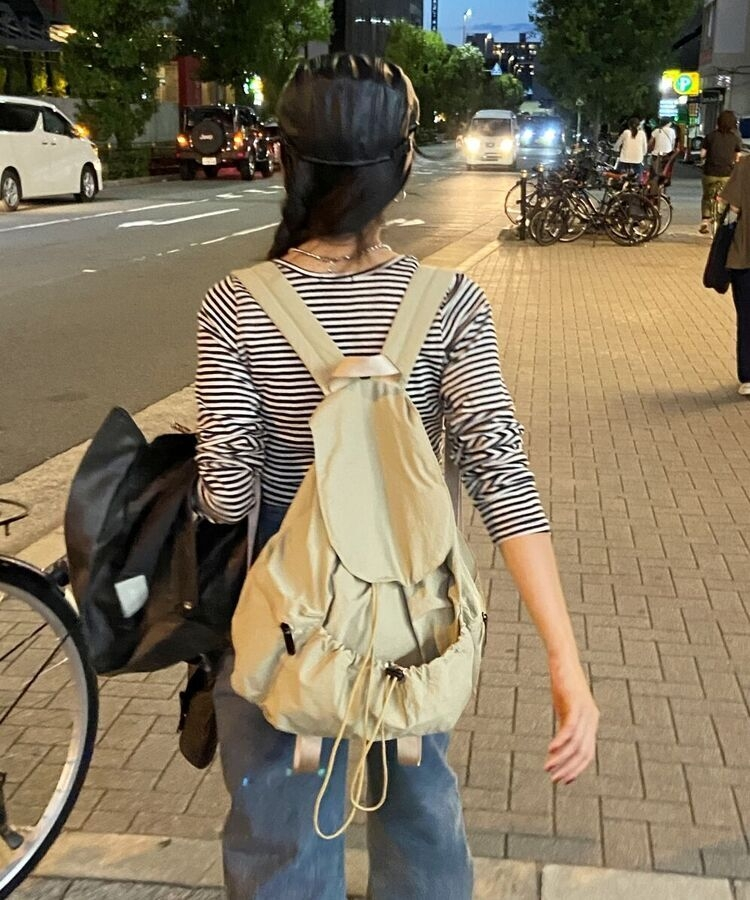 ストリングナイロンバケットバックパック5色 ベージュ