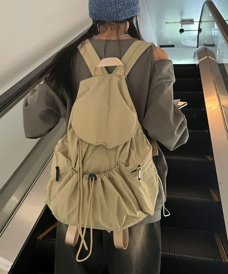 ストリングナイロンバケットバックパック5色 ベージュ