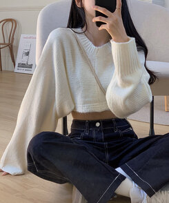 クロップショートラウンドニット｜ニット｜韓国ファッション通販 SONA