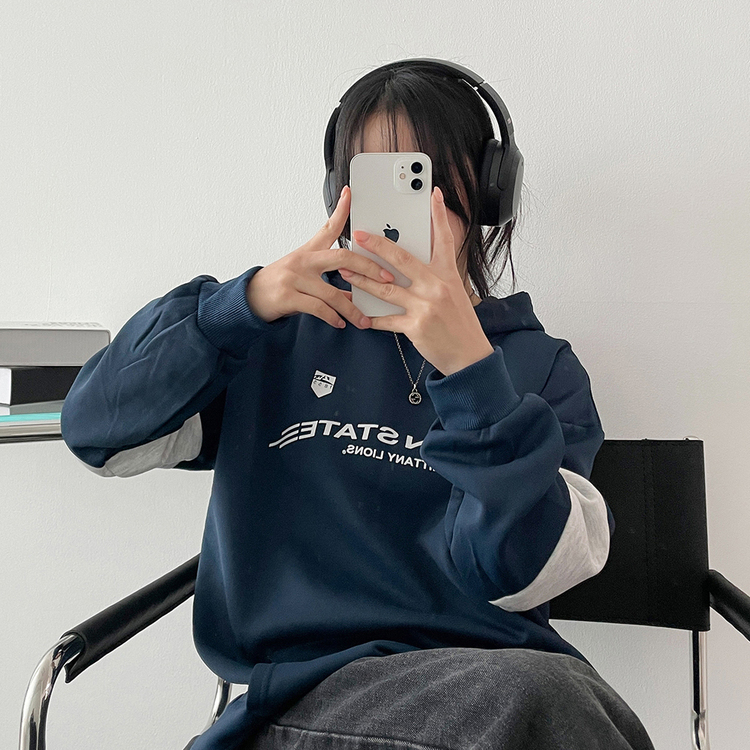 バイカラーレタリングスリーブポイントルーズフィットパーカー｜フード