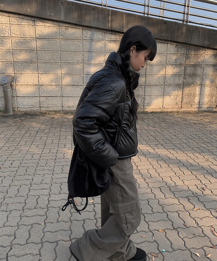 sinoon 韓国　ブラックダウンジャケット クロップドスタイル ダウン ジャケット フェイクレザー クロップド ショート丈 韓国