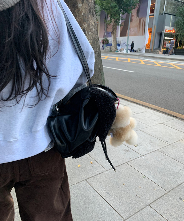 ファーポケットフェイクレザーバックパック｜バックバッグ