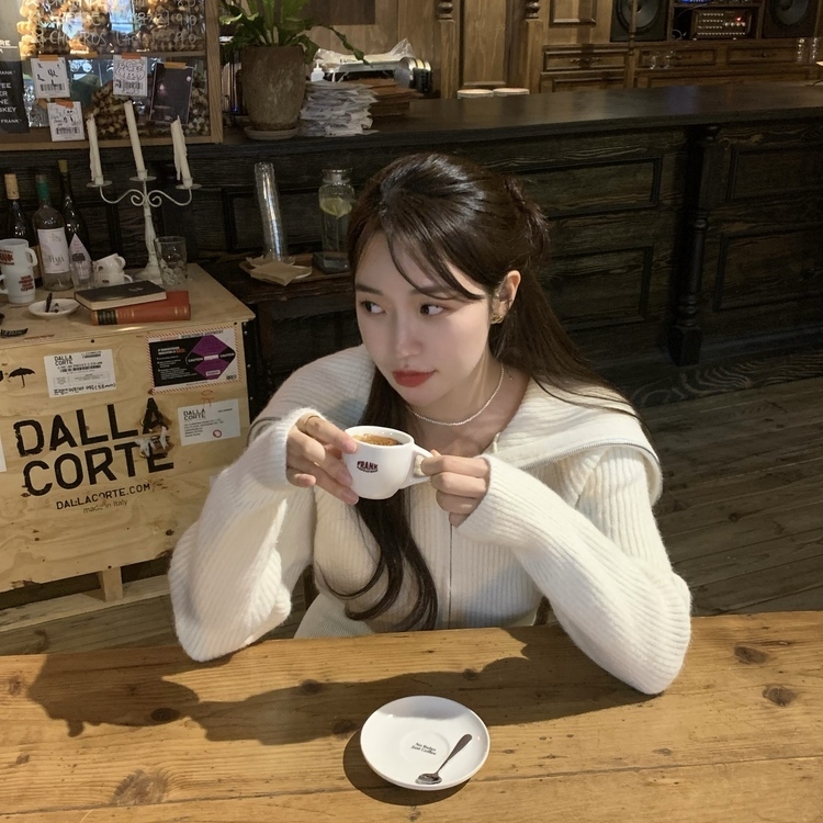 セーラーカラーハーフジップアップウールニット｜ニット｜韓国