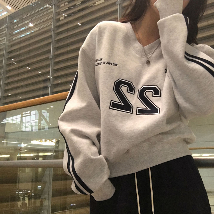 トラックラインスリーブVネックルーズフィットトレーナー MELANGE WHITE