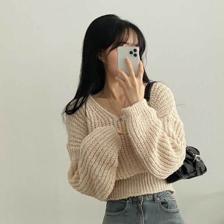 ニット Vネッククロップローゲージニット IVORY