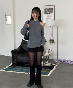 SET】アンバランスオープンショルダーニット＋ショートパンツ｜ニット