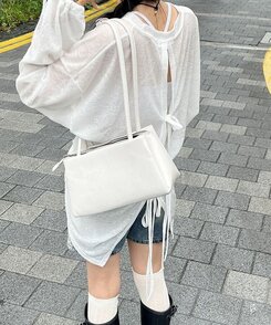 スクエアレザーショルダーバッグ WHITE