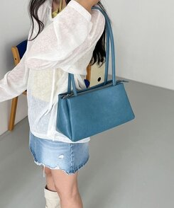 スクエアレザーショルダーバッグ AQUA