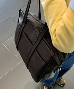 ポケットレザービッグショルダーバッグ BROWN
