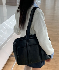 ポケットレザービッグショルダーバッグ BLACK
