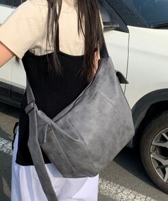 マルチポケットカジュアルショルダークロスバッグ Dark Brown