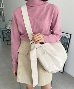 マルチポケットカジュアルショルダークロスバッグ IVORY