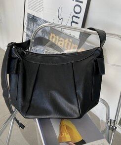 マルチポケットカジュアルショルダークロスバッグ