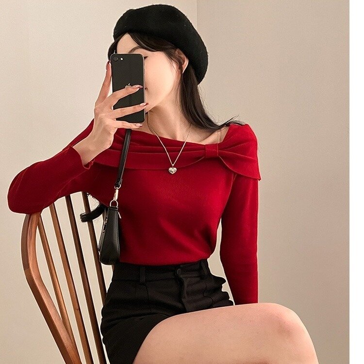 러브시그널 리본 스퀘어 오프숄더 소매 트임 긴팔 니트 레드